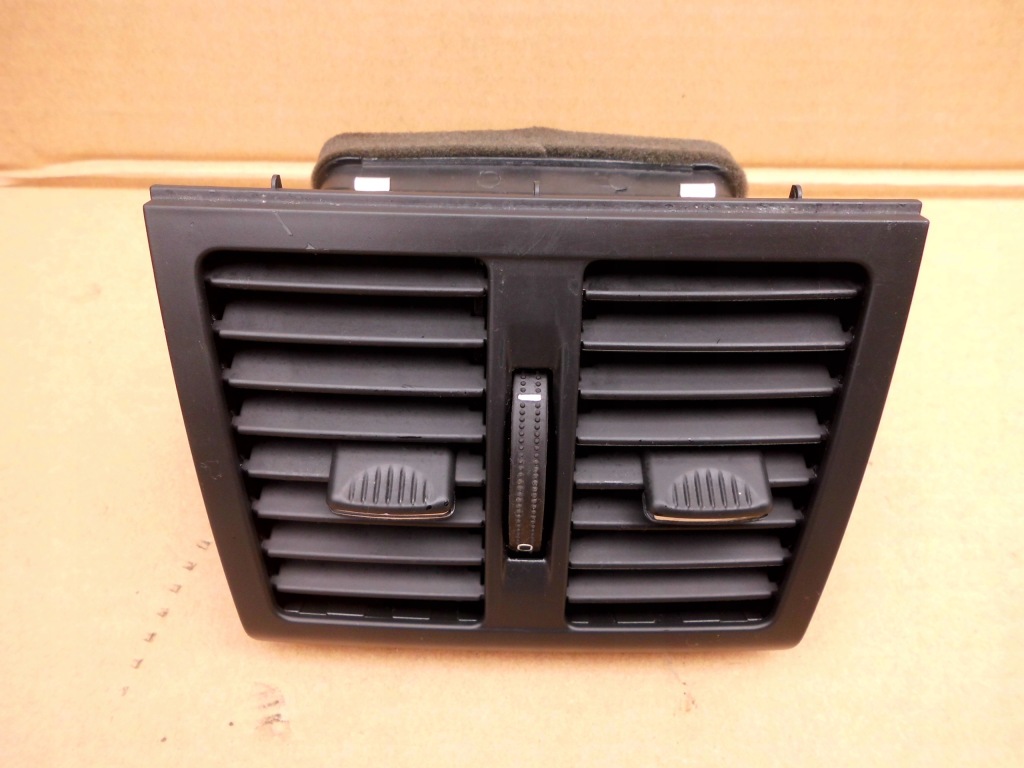 фото №1, 13144753 решётка обдув задняя opel zafira b europa