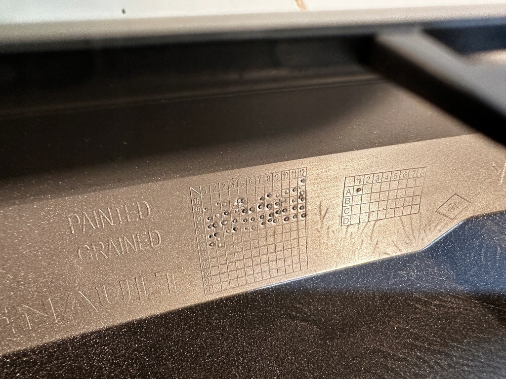 фото №11, Renault captur ii молдинг бампера перед спойлер dół накладка 620842373r