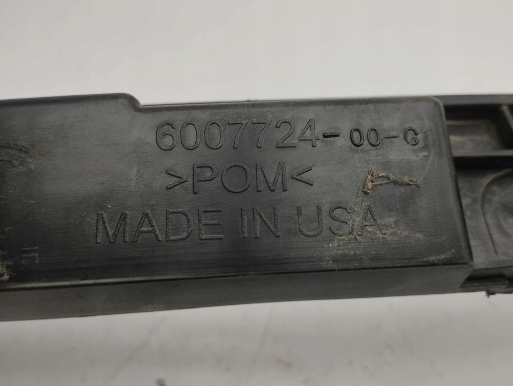 фото №6, Tesla model s напрямна бампера заднього 2014 600772400g