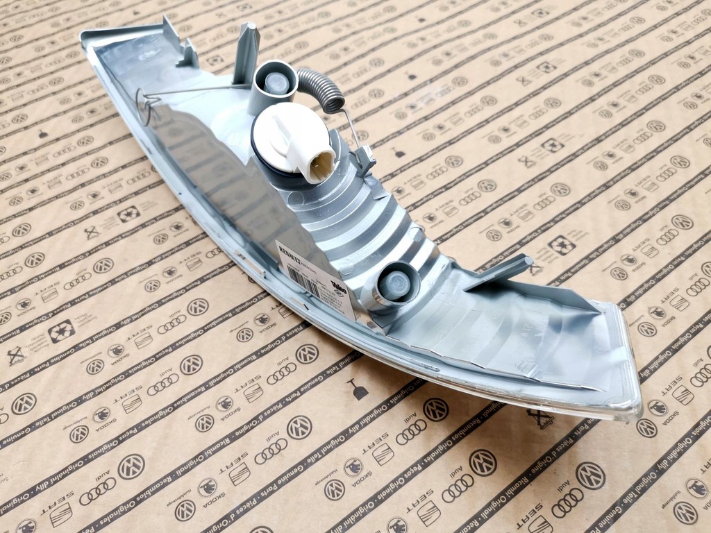 фото №4, Новый поворотник поворотник правый renault trafic ii