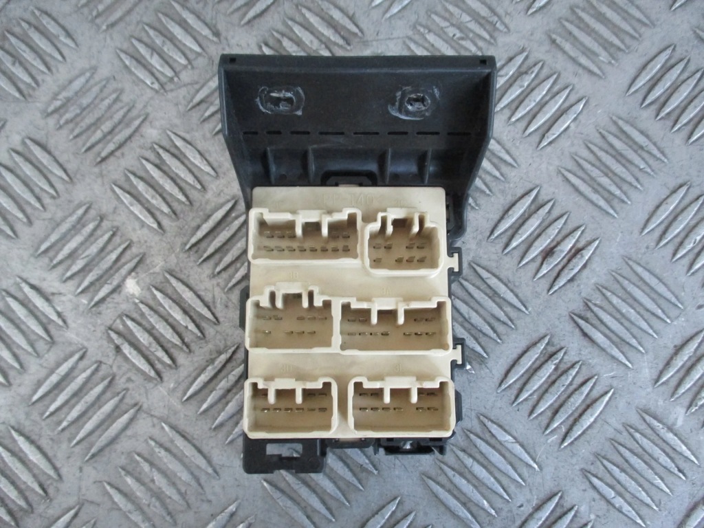 фото №1, Коробка предохранителей toyota avensis 2.0 b 03-06r