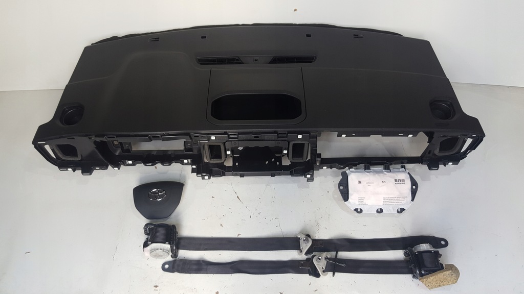 фото №1, Toyota proace приборная панель консоль подушка безопасности подушки безопасности ремни оригинал демонтаж