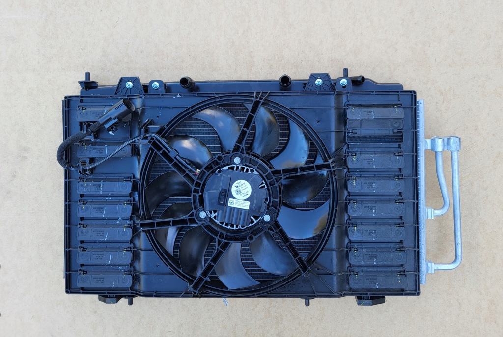 фото №1, Комплект радиатор peugeot e-208 e-2008 8923719180 9827255780