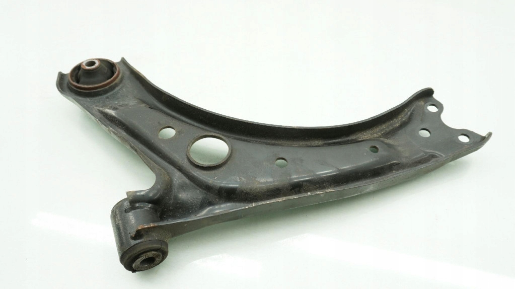 Важіль правий перед передній lexus lbx 2024- Оригінал