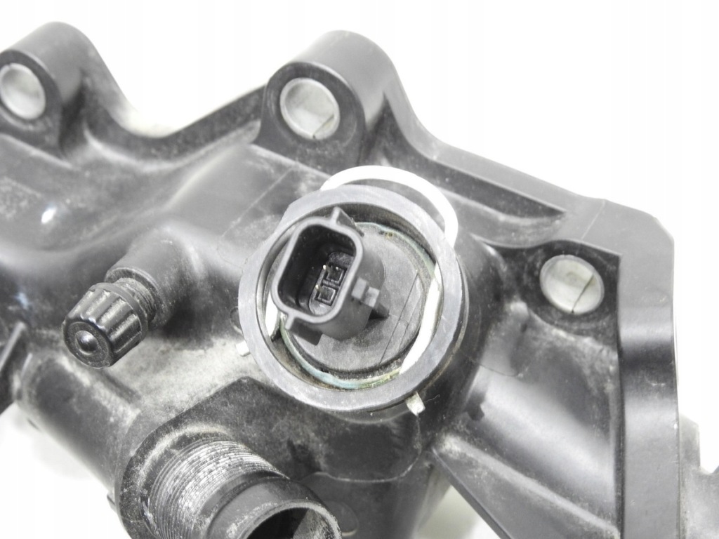 фото №5, Корпус термостата wąż труба captur i 0.9 tce