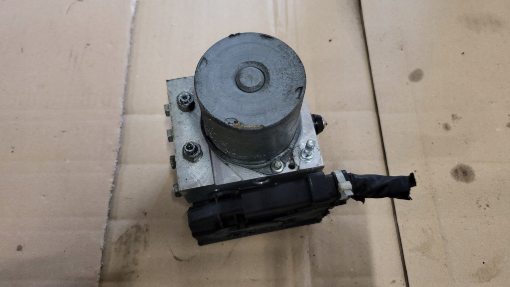 фото №1, Subaru forester iii насос abs 27536sc020 europa