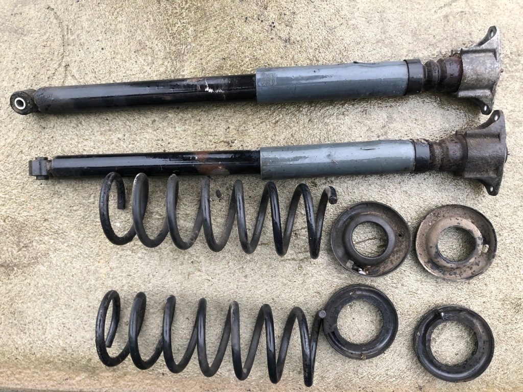 фото №1, Амортизаторы пружины задние volvo s40 ii v50 2004-2012