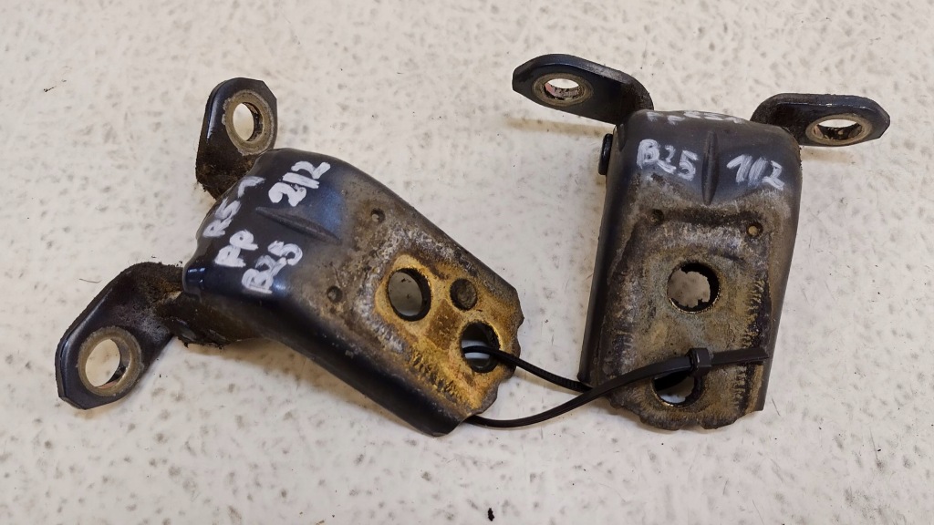 фото №2, Nissan pathfinder r51 navara d40 2.5 dci петли дверь правый перед b25 kpl