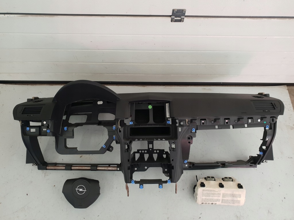 фото №1, Opel astra h iii 3 приборная панель консоль приборная панель air bag