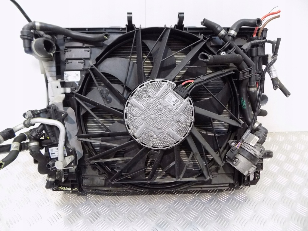 фото №9, Bmw f06 f12 f13 радиатор вентиляция комплект n63t 4.0i