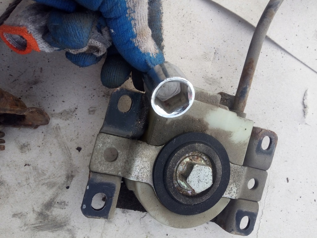 фото №5, Toyota corolla verso ii 04-09 підйомник колеса запасного насадка вживаний