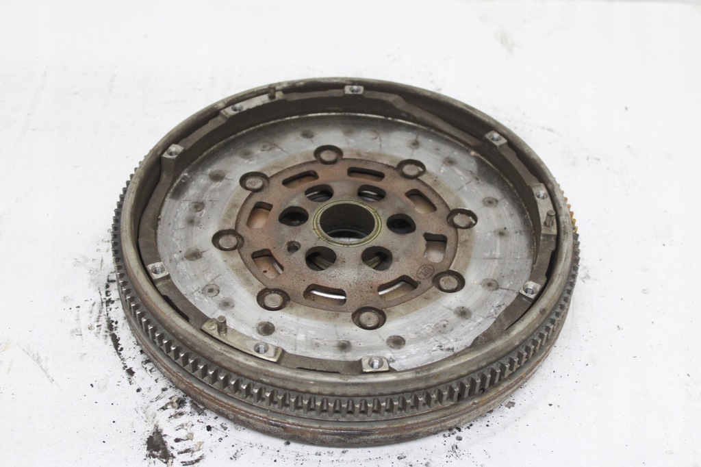 фото №8, Volkswagen vw jetta 1.6 tdi сцепление диск прижим колесо двухмассовый маховик комплект