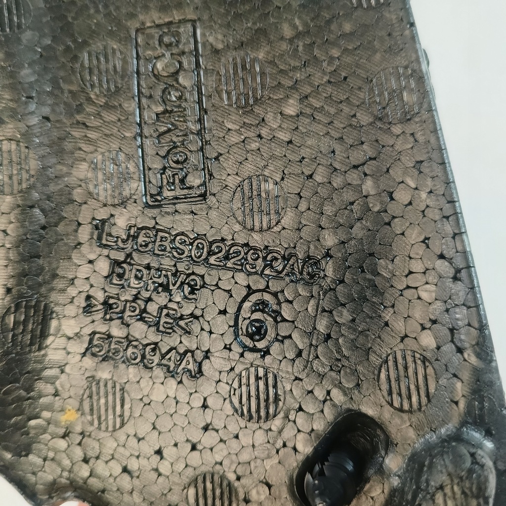 фото №12, Ford escape 20- шумоизоляция пена пассажира usa lj6bs02292ac