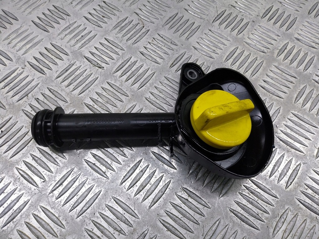 фото №1, Заливная горловина масла renault clio iii 1.2 16v 8200323344