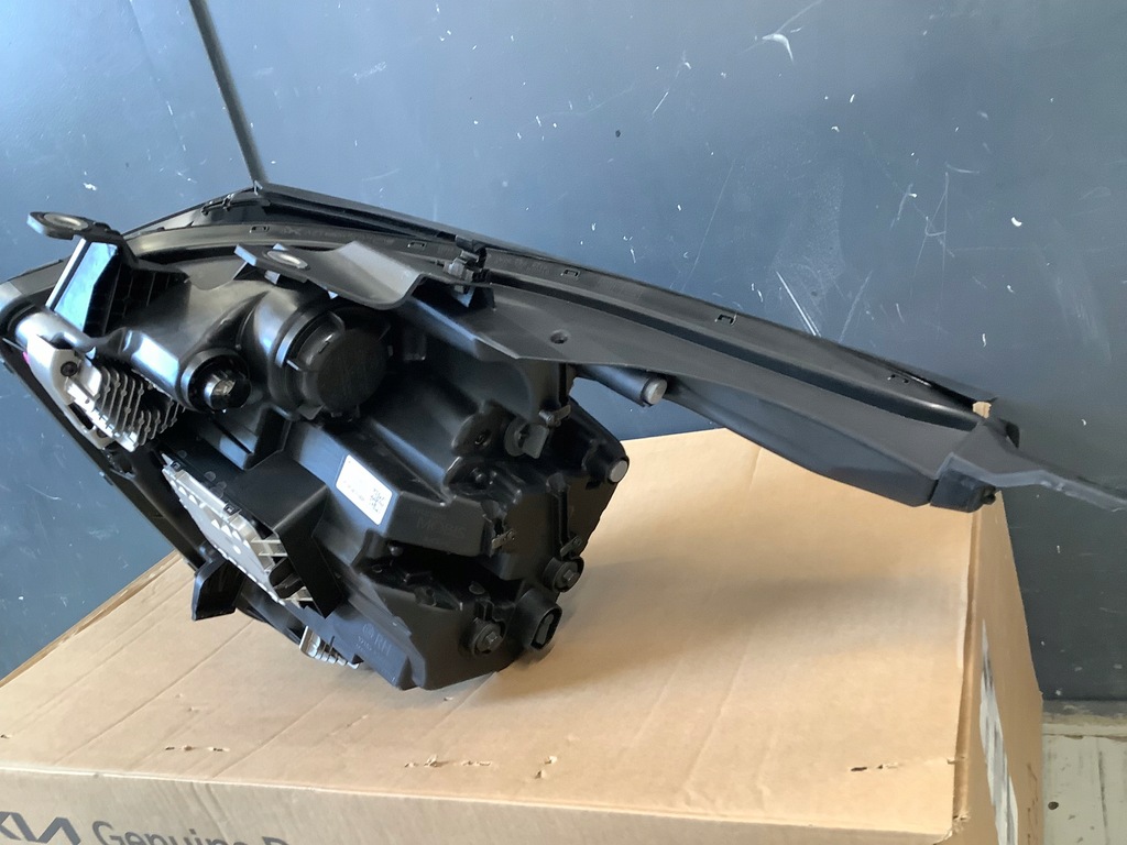 фото №10, Kia sportage v лампа правая перед 92102 r2000