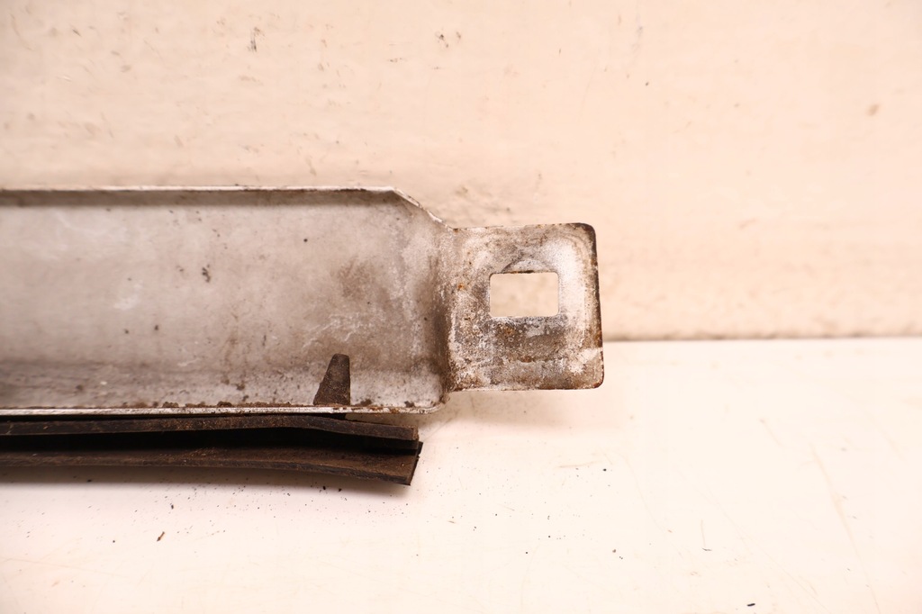 фото №6, Mercedes-benz w124 молдинг pod фара фара ліва