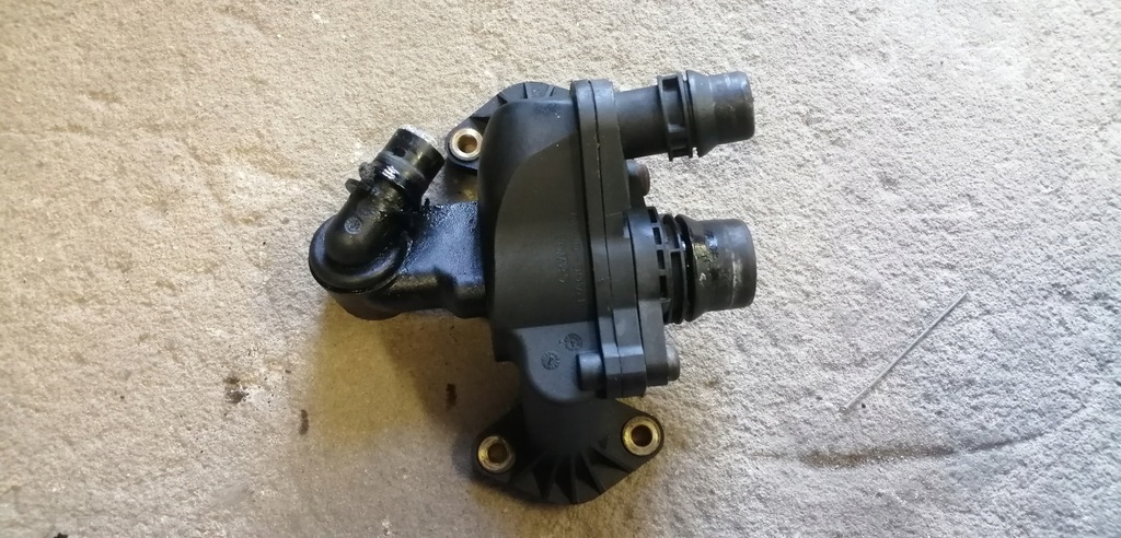 фото №1, Citroen c5 iii 2.7 h корпус термостата 4u3q8a586