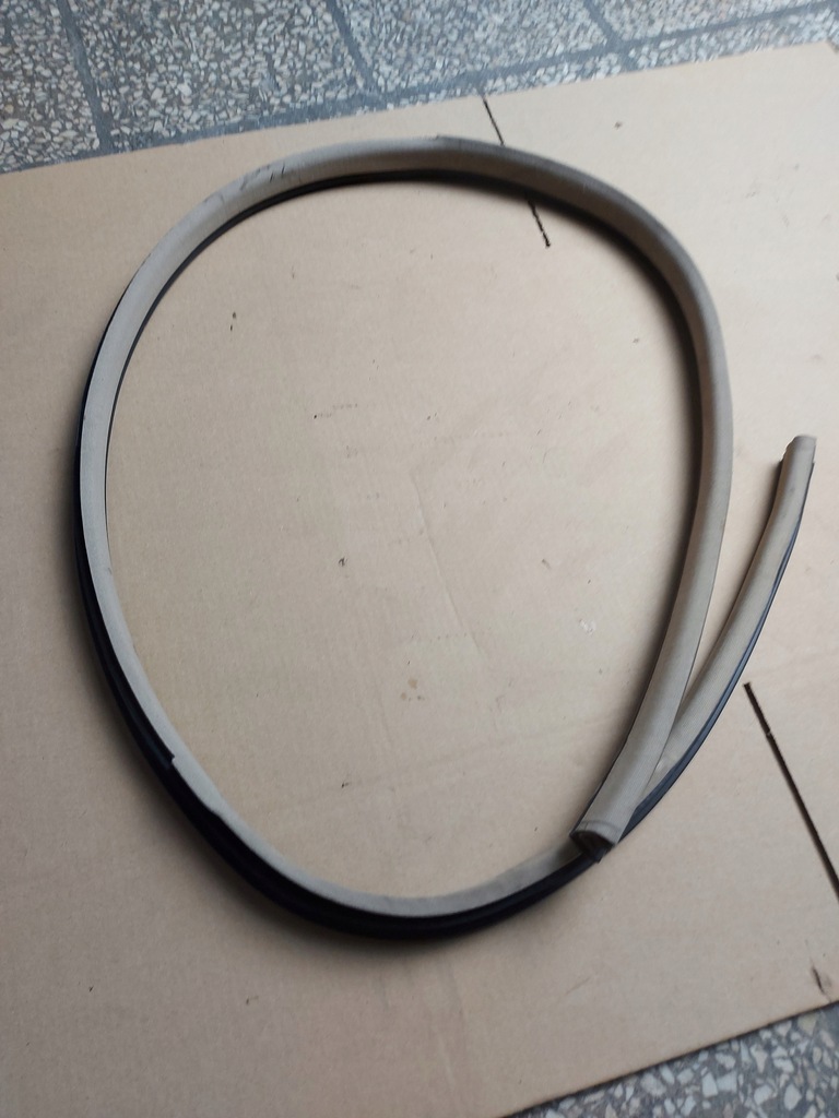 фото №1, Резиновый элемент прокладка дверь левая mercedes e coupe w207