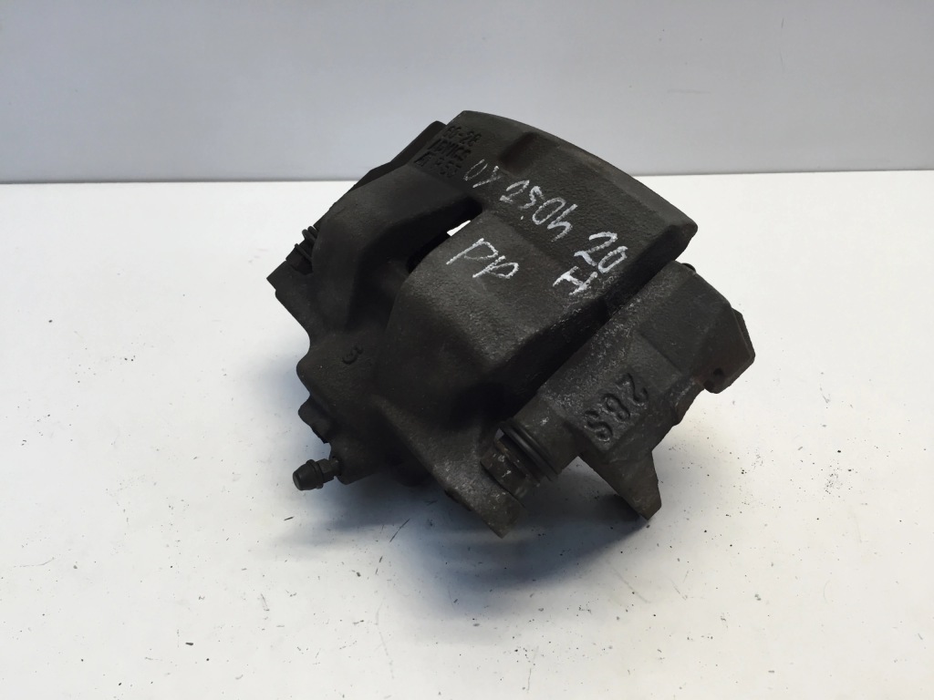 Купить Lexus ux 250h гибрид суппорт тормозной правый перед