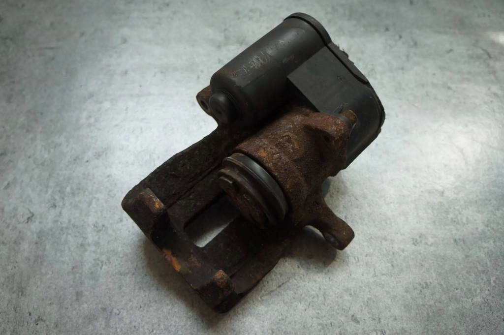 фото №5, Суппорт тормозной моторчик левый задняя vw passat cc