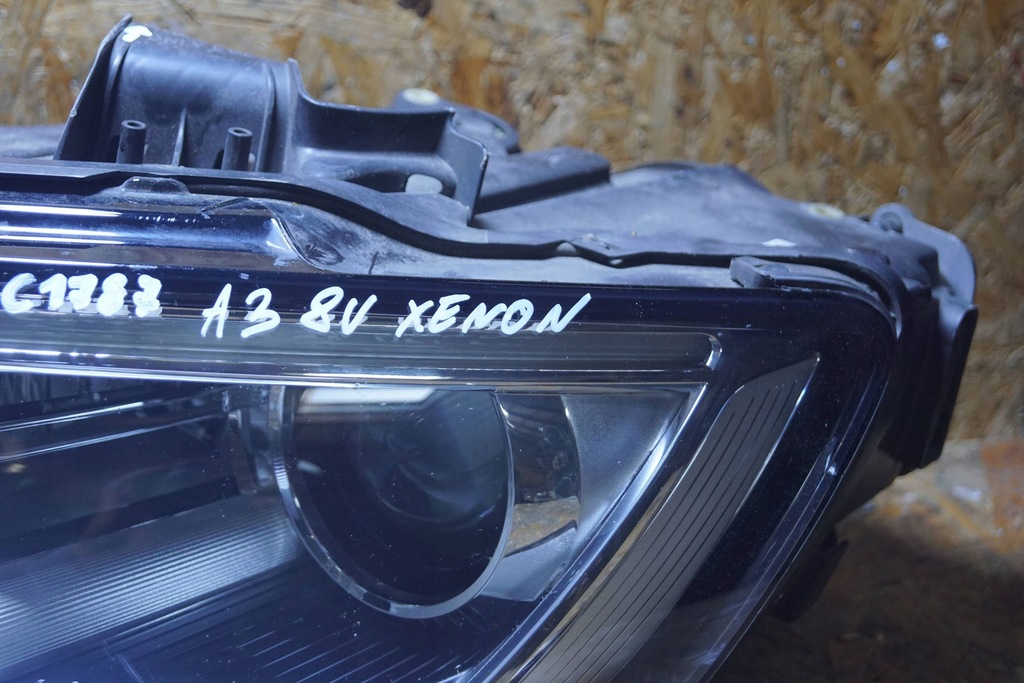 фото №8, Audi a3 8v lift лампа левый перед bi-xenon c1787 uk