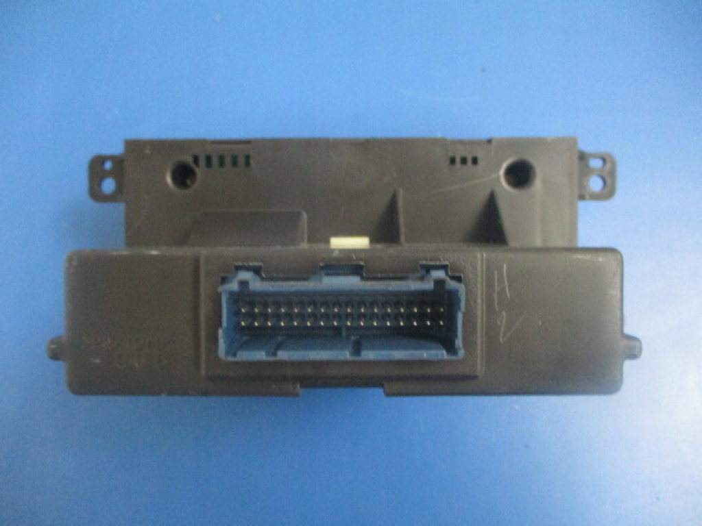 фото №6, Cadillac srx i 2005r панель обдув кондиціонера climatronic 25770603