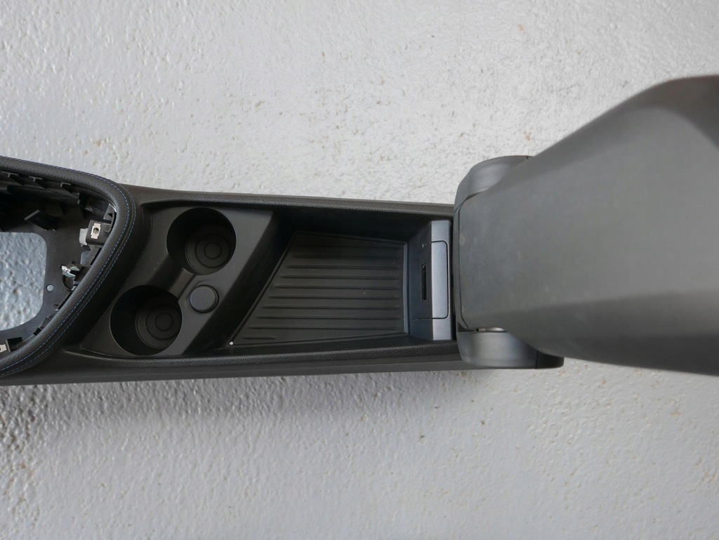 фото №8, Bmw f45 f46 подлокотник туннель средний