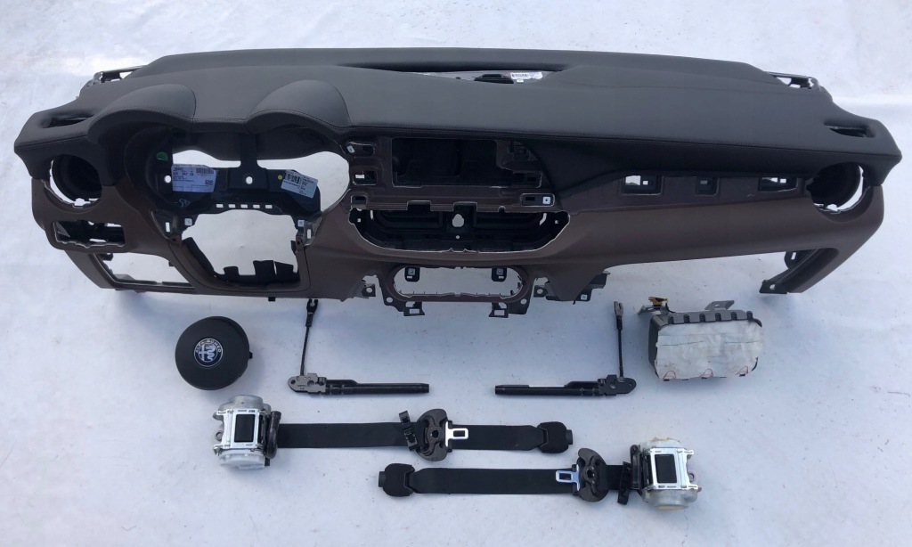 фото №2, Alfa romeo stelvio панель приладів консоль подушка безпеки подушки безпеки повітряні ремені pas !