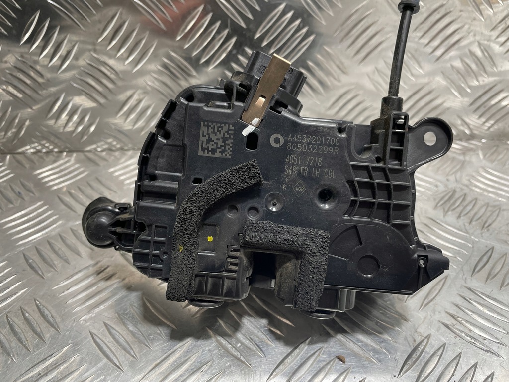 фото №1, Замок дверь левый перед smart fortwo forfour a453 805032299r