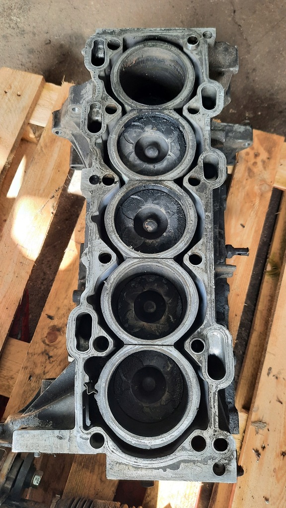 фото №8, Блок двигателя wał d5244t volvo s60 v70 ii 2.4 d5 163km