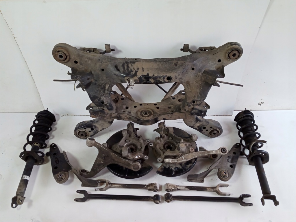 фото №1, Infiniti q70 m30 m m37 ступица поворотный кулак правый задняя