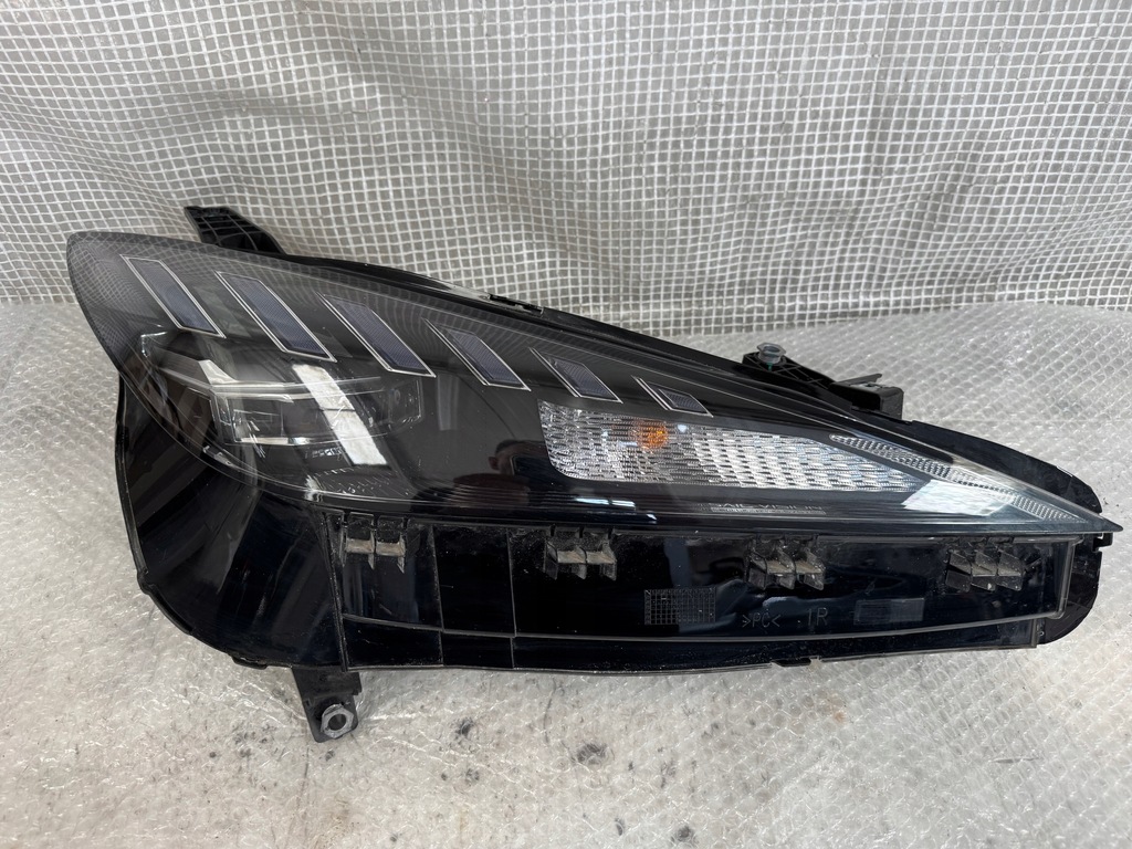 фото №1, Mg mg4 права лампа full led