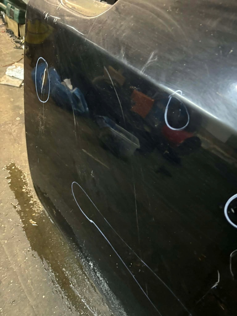 Дверь правое dodge challanger Киев