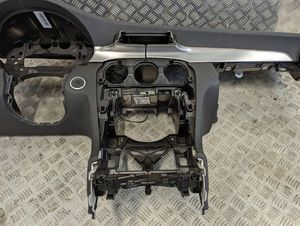 фото №8, C-klasa w205 2014-2018 панель приладів приладова консоль подушка безпеки kpl