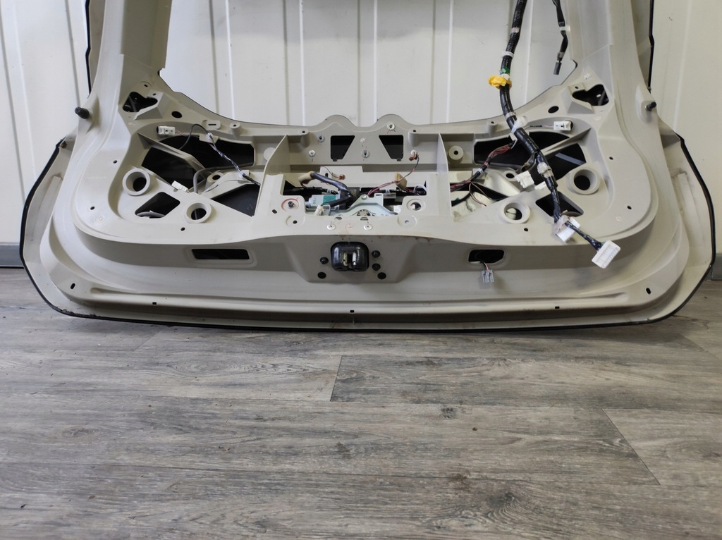 фото №12, Крышка багажника задняя задняя nissan xtrail x-trail t32 ------ poznań ---------- giełda