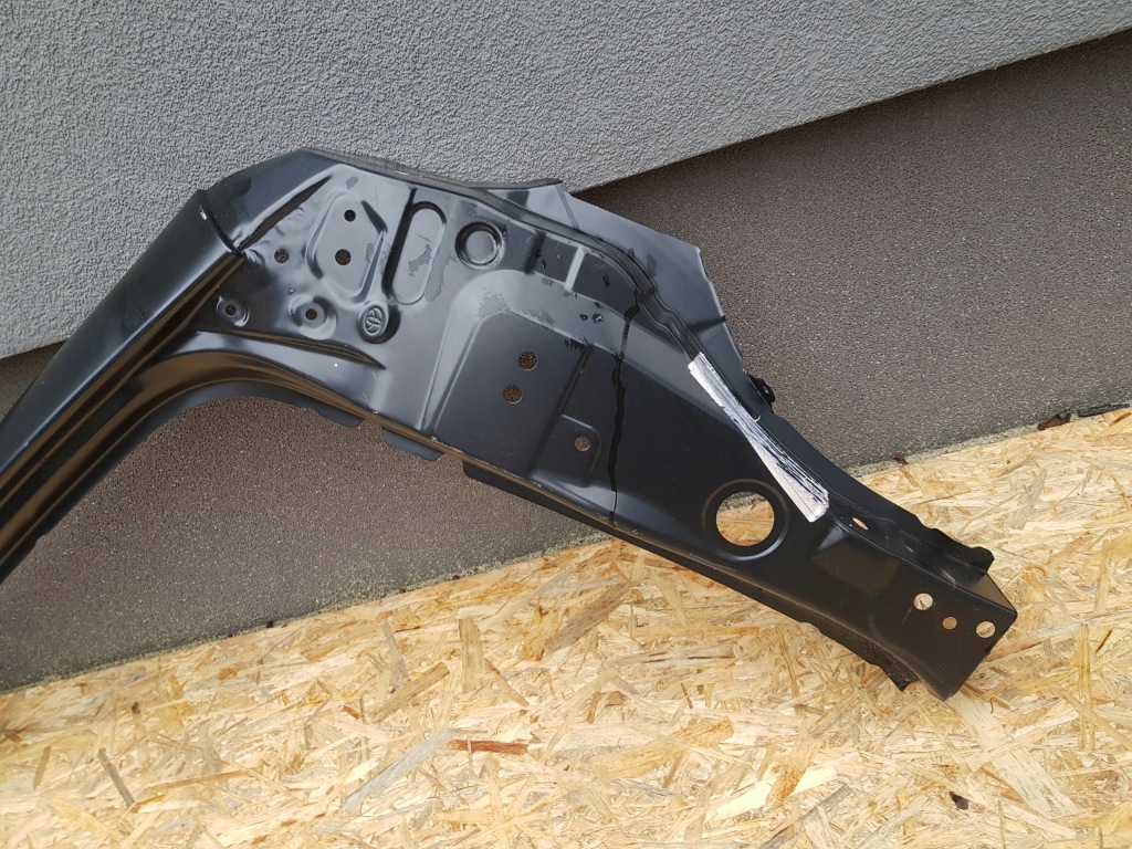 Стойка  порог передок  правый  toyota auris 2 2 14 15 r Цена