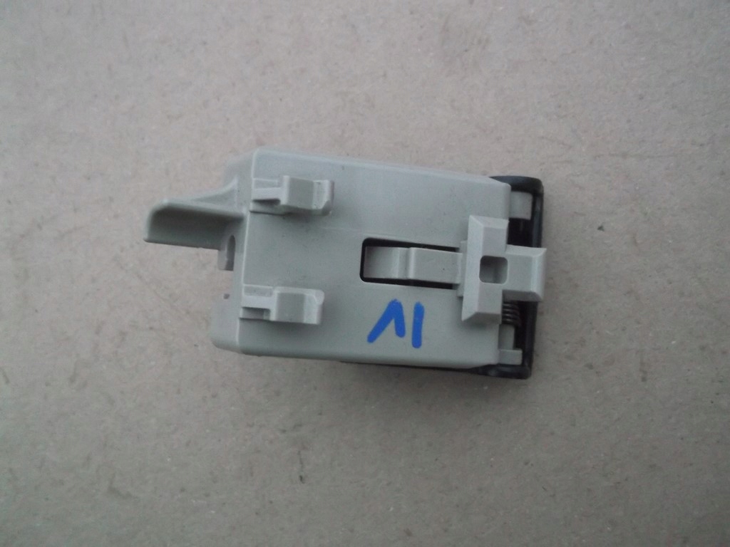 фото №3, Toyota prius iv ручка открывания капот