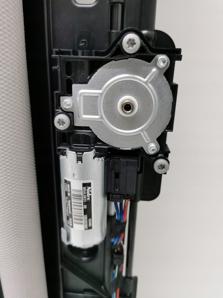 фото №9, Люк панорама шторка vw touareg iii 760 4m0877041d