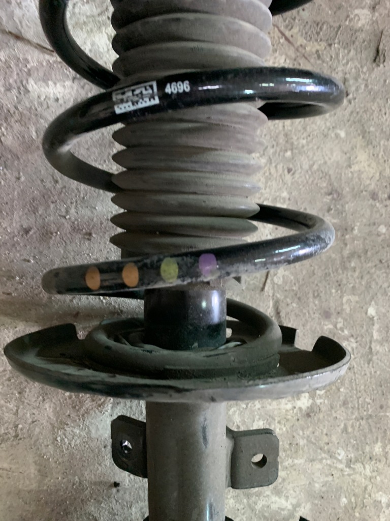 фото №4, Peugeot 3008 ii 5008 ii амортизационная стойка поворотный кулак правая