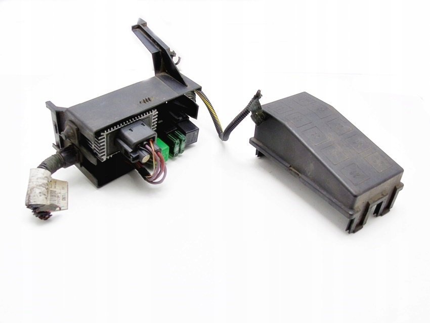 фото №1, Коробка предохранителей opel vectra b 2.0 dti