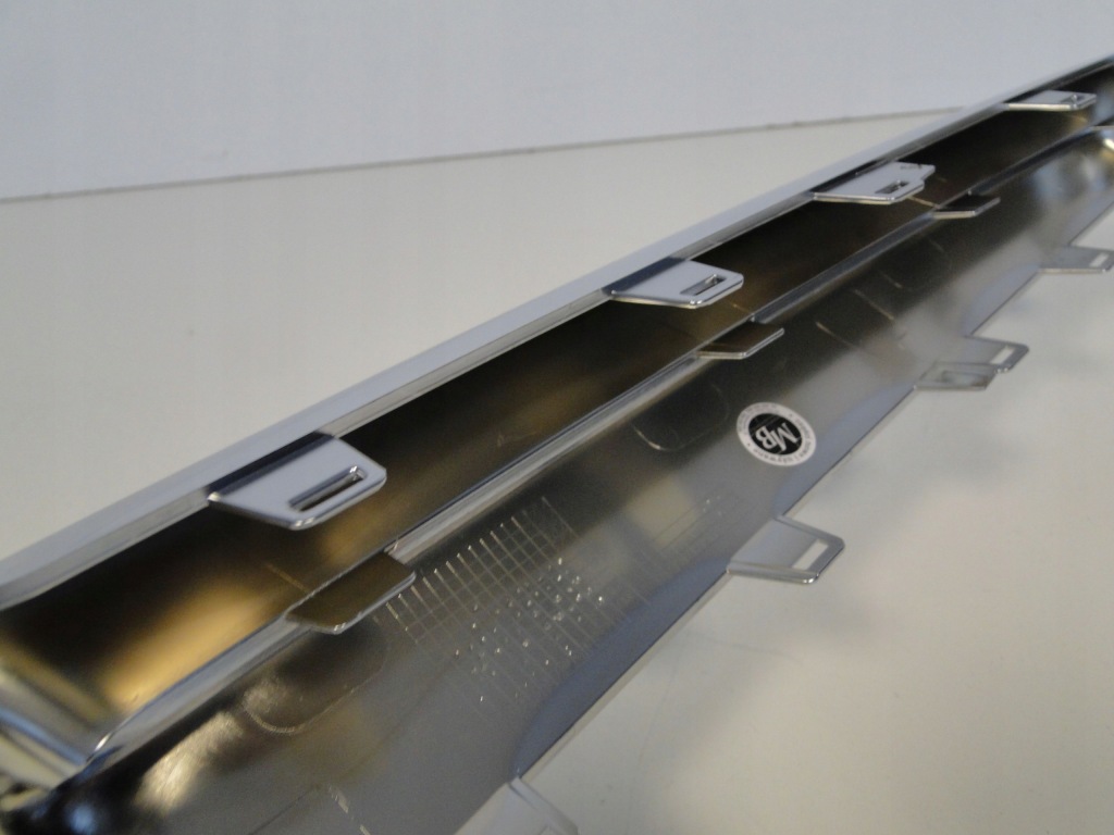 Mercedes решітка радіатора amg ламель середній молдинг декоративна a klasa 177 w177 Ціна