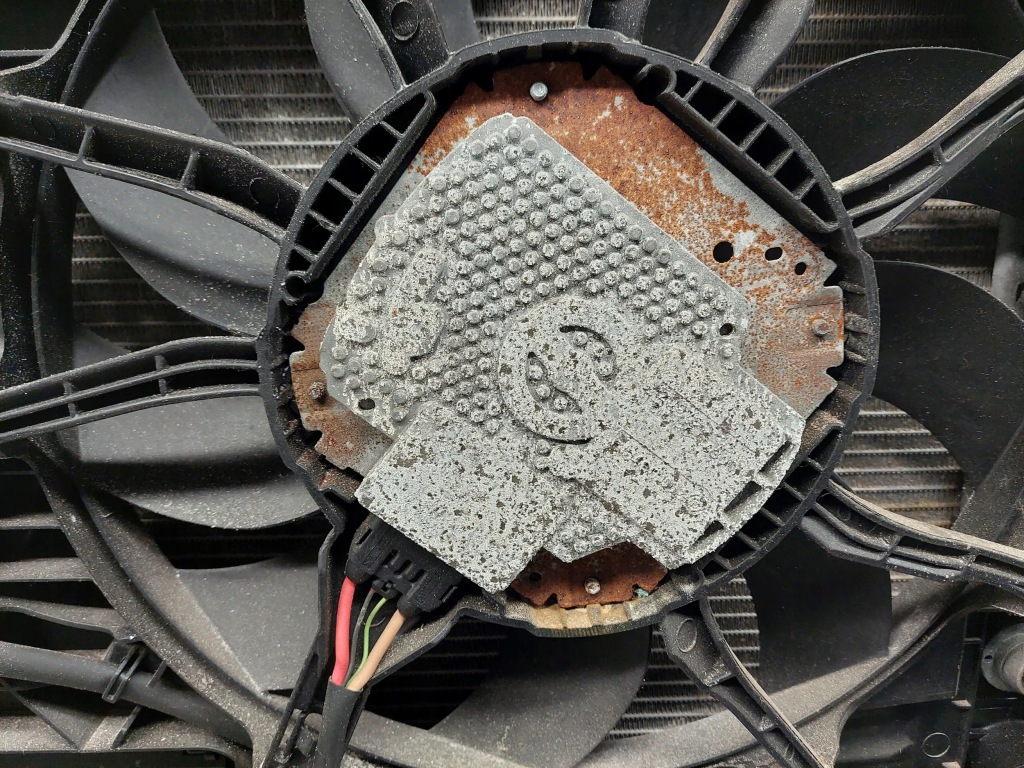 Audi q5 3.0 tfsi 260kw 4g0145804d с передний радиатор воды Недорого