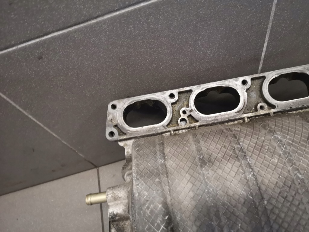 фото №7, Крышка часть нижняя коллектор audi a8 d2 4.2 fl