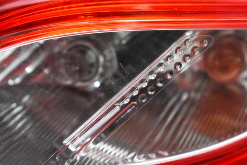 фото №9, Лампа правая задняя задняя mazda 2 de 5d 07-10