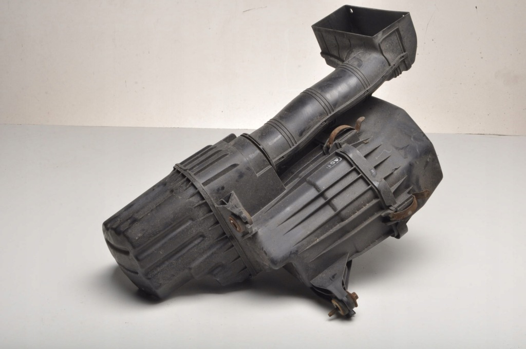 фото №1, Kia soul i корпус фильтра воздуха 28110-2k100