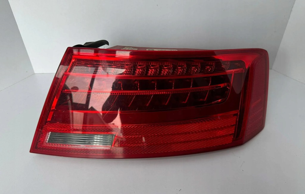 фото №1, Audi a5 8t lift лампа права задня задня 8t8945096f