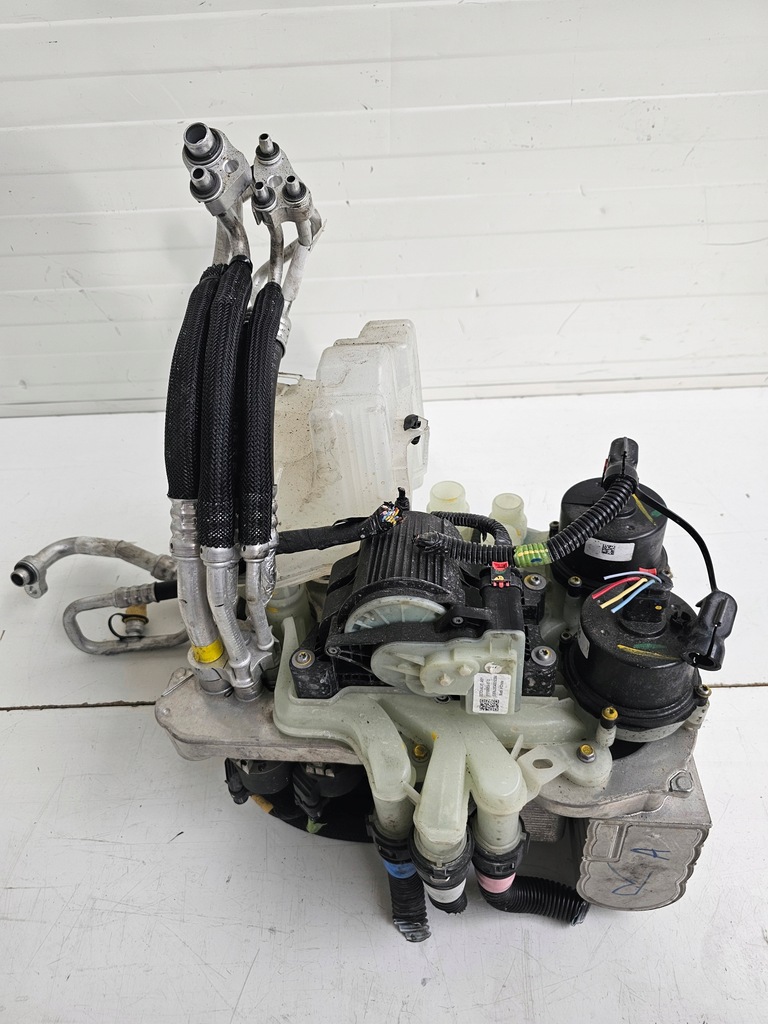 фото №1, Tesla model 3 y насос тепла 154759500-e