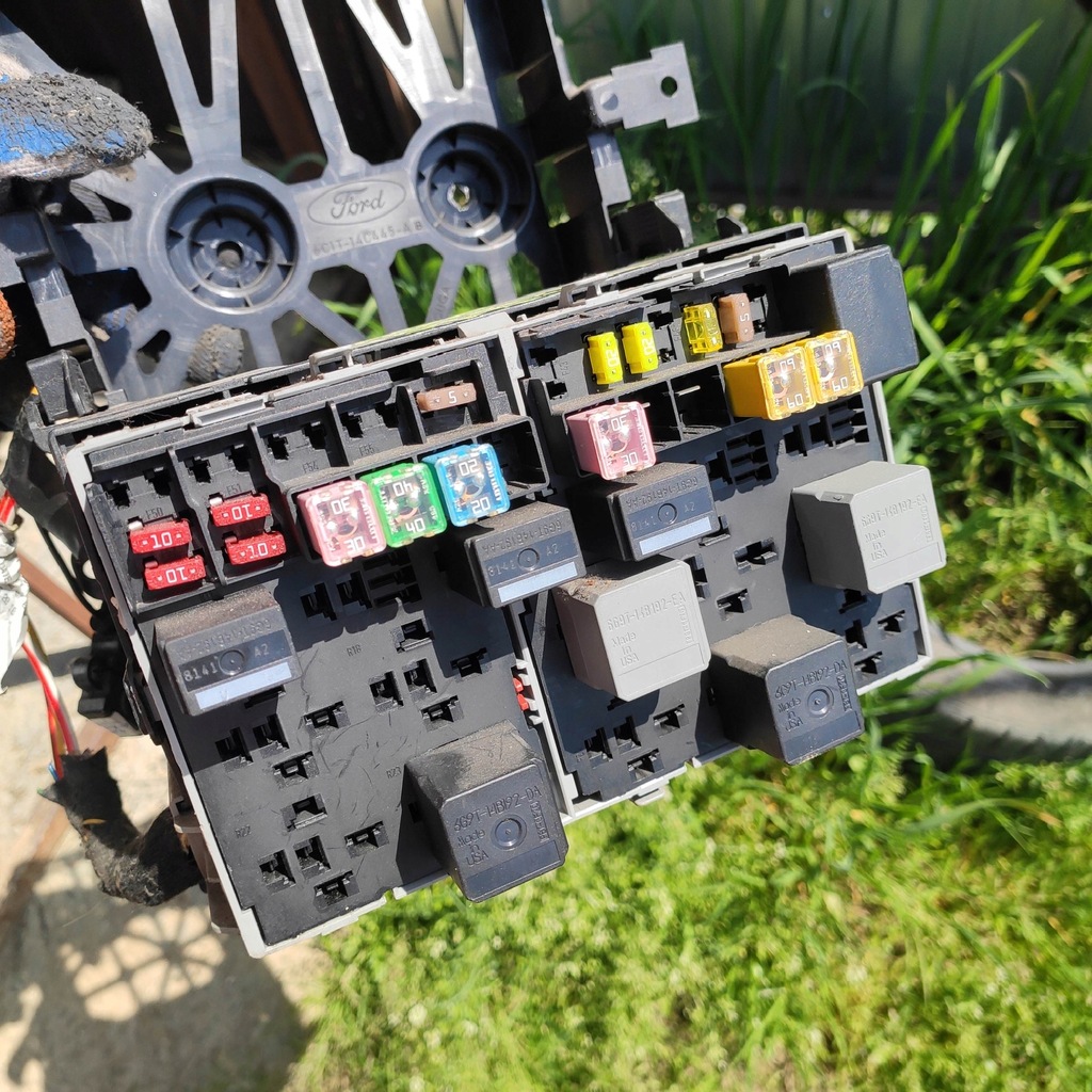 фото №1, Коробка запобіжників реле transit 2.2