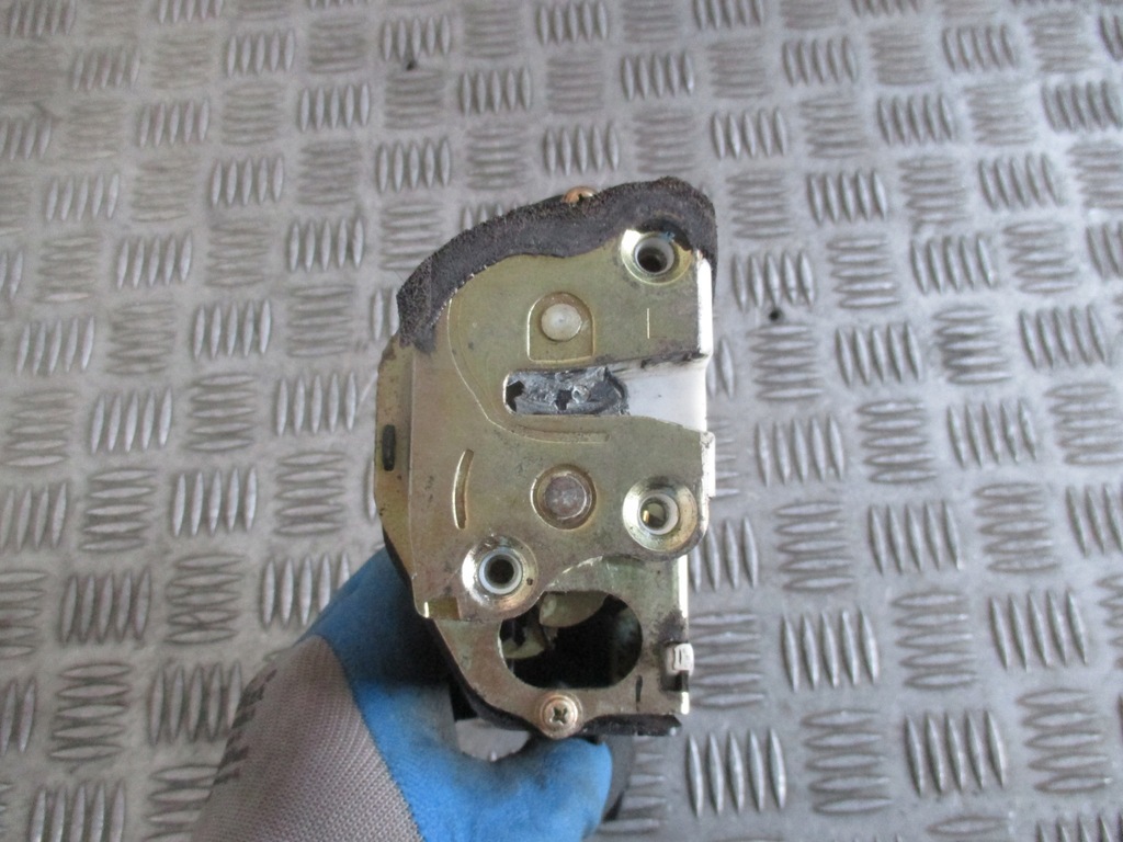 фото №1, Замок лівий задня mazda 6 02-06 hb