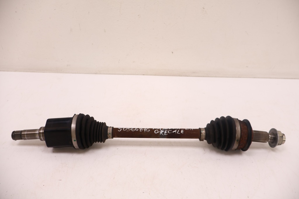 фото №1, Maserati grecale modena 2.0 mild hybrid приводной вал левая перед 50566876